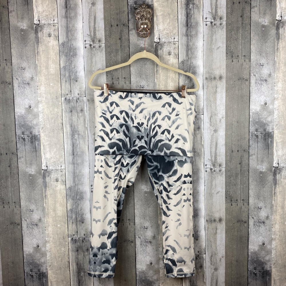 Lululemon Wunder Under Dance Pant Size 12 - Picture 9 of 12